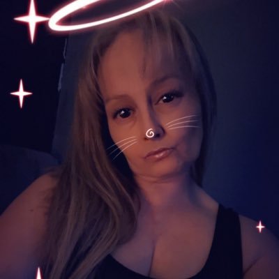 chellsmuz's profile picture. What is this world? Stop I wanna get off! 😩