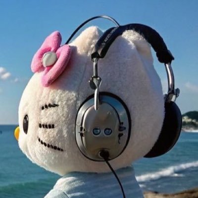 DASHSPIRITED's profile picture. they/her | a claircognizant 🔮life force IN ALL CAPS | ♒︎ ☉ • ♒︎☽ • ♍︎ ↑ • ♑︎ & 5H stellium | now offering donation-based tarot readings 💌 | contact via DM !!