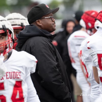 Entraineur-chef des aigles du collège jean-eudes Juvénile D2 🦅 🏈 OL coach pour l’équipe du Québec U-16 ⚜️Brotherhood-Accountability-Grit #BAG
