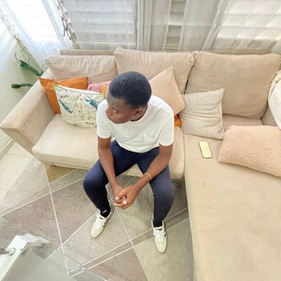 🇭🇹No matter how good you think somebody is Always protect your heart🖤