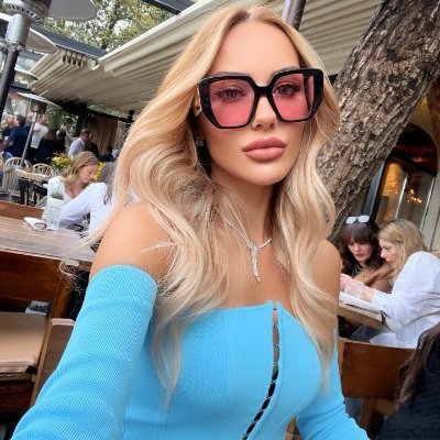 Lover of small animals🥰
Positive vibes only✌️
Forever young at heart💗
Spreading love and positivity💌
Blossoming into my best self🌸
Exploring the world