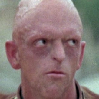 Homme Français 51 ans
Passionné d'histoire de science et de culture populaire
Philosophe réaliste et Humaniste utopiste
Observateur du présent Gardien du passé.