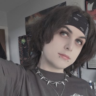 he/they androgynous beast | ♪ d(-ω-)b ♬| maplestory/MonHun fan | cosplayer, model, goth gym rat | 🔞 | 🐹 Yuki 09/08/2024 | I retweet a lot of hamsters and yaoi