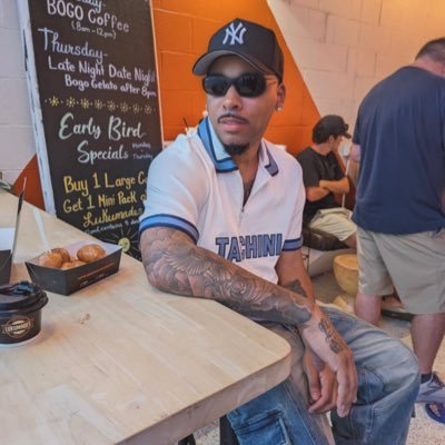 darrenhoughton_'s profile picture. I talk about sports n’ shit • Naoya Inoue Stan 🥊 @Jaguars 🐊🏈🏀 @marlins @flapanthers