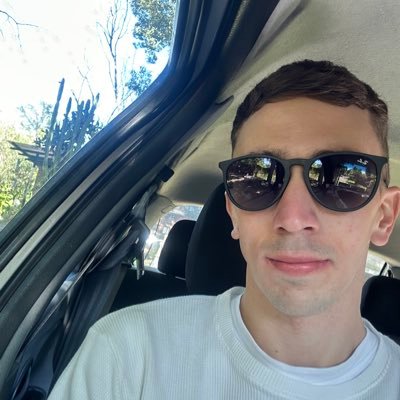 RomeroMaino's profile picture. 