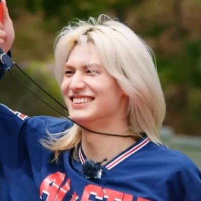 — #엑디즈 is my fuel • '01 line, She/Her • #Day6 ♡ 🇧🇷 fan account ▪︎ A little slow to interact 'cause of life, but I'm still a Villain so... { 1 Peter 5:7 }