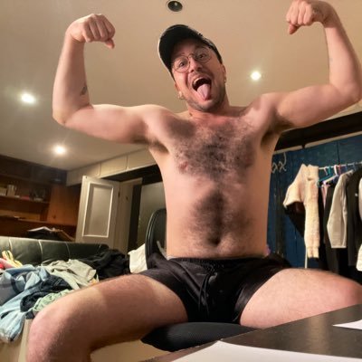 bi | 30 | dad bod | hairy | foreskin restorer | posts of me & reposts of what i think is hot. 18+ ONLY | NSFW 🔞 dm’s open 🤙🏼