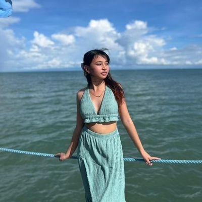 ailhaveau's profile picture. Self-obsessed