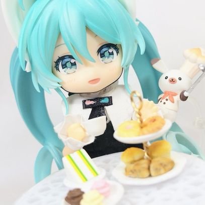 ご飯はいっぱい食べる系のミクが好き
たまにミニチュアやドールハウス、ねんどろいどどーる衣装なども作ってます。
https://t.co/k5LMr8DO0z