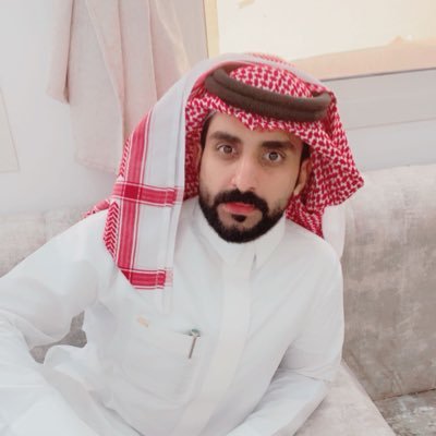 شايبٍ في جمجة راسي رزين مايداني ورع في جُوفي شقّي..