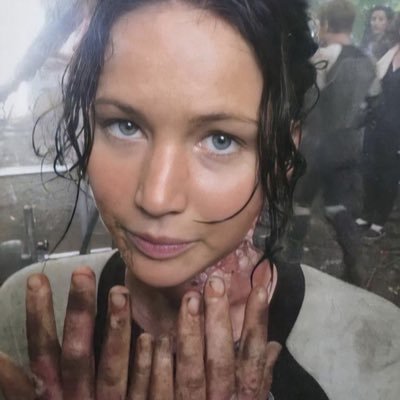 doeshaped's profile picture. You are a vibe. 👍💜