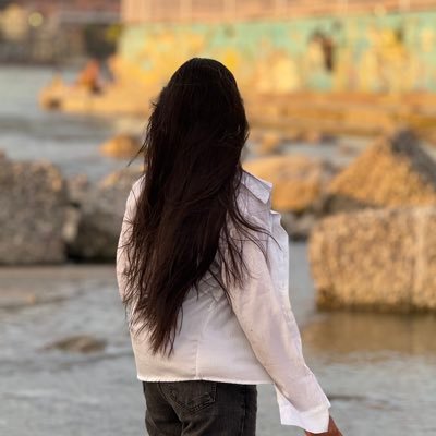 aabha_soni_'s profile picture. “न कंचित् शाश्वतम्।”