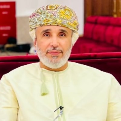 ✨ ماجستير في إدارة الأعمال من UK✨ودكتوراه إدارة أعمال ✨كريمُ الأصلِ كالغُصْنِ كُلَّما تَحمَّلَ مِنْ خيرٍ تواضعَ وانحنى✨