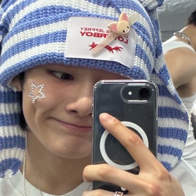 jeongin loopsさんのプロフィール画像