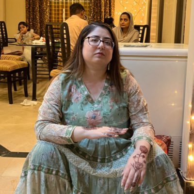 she/her. pakistani muslim american international lawyer & feminist. creature of dualities. brown auntie in the making. leader of the free (pumpkin spice) world.