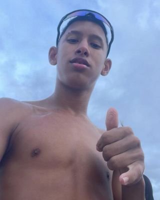 maurycinho37879's profile picture. 