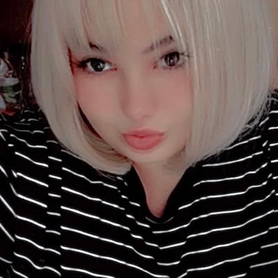 Elérhetőségeim 👉🏻 https://t.co/lRk4saXN0v BBW girl 😋😊 VIP OF oldalam 👉🏻 https://t.co/UwqjnoWkh1 PÓT 👉🏻 @Tinus202