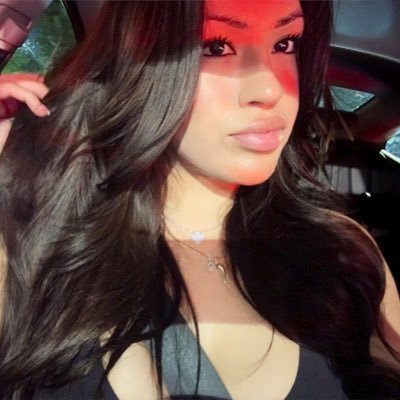 Modernsuccubus's profile picture. NYS licensed esthetician🫧 #transtop