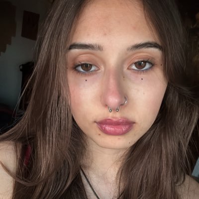 certified hater; obsessed w cats and slightly questionable romance books || ig: mariana.verdadeiro