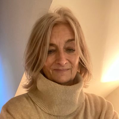 helenvmn's profile picture. 