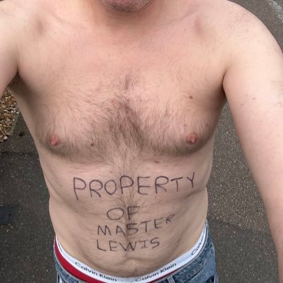 Owned 🏧 of @lewisrufff Horny foot and pit lover, poppers huffer , human toilet