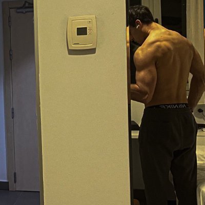 Mihall98375's profile picture. 