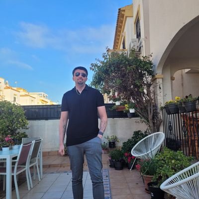 Elliotmarsland1's profile picture. just going with the flow.