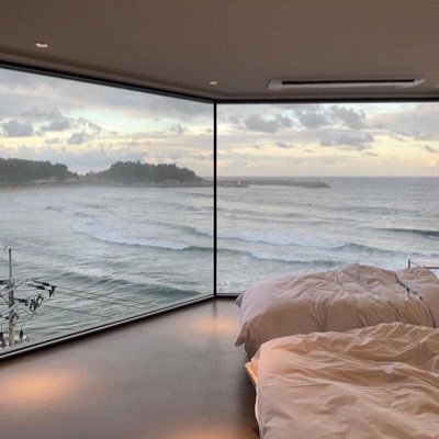 YisDmbr's profile picture. 