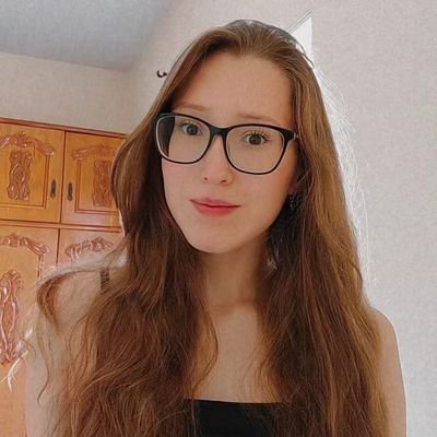 23 aninhos mas ouço músicas da Disney todo dia ✨️
Livros são meu lar 📚❤️