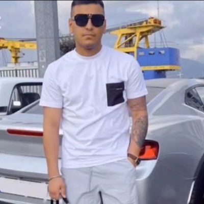 bayrak94578's profile picture. fener