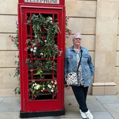 BernieMartzmm's profile picture. Singing, knitting, iconography.