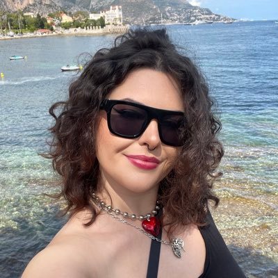 21 year old Pansexual Dominantrix|Your Permanent Owner| ★.¸¸.•´¯`•.¸¸.★ Spoil My Existence 💳 | Message me🫣⬇️ | BIG TIDDY MAMA
