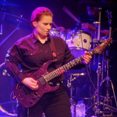 Freya Bird U.K 18…Gibson G3 Artist. Guitarist/Musician. Instagram : Freyabird1