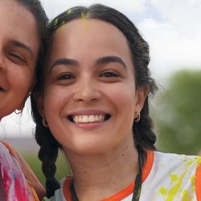 eu não deveria estar tão irritada, mas sou latina, posso sentir o que eu quiser