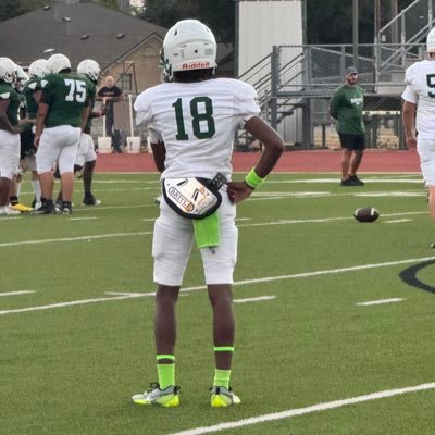 {jaylon Williams} /db C/O 28 {RUDDER HIGH SCHOOL} GPA 3.3 @jaylon.williams54@stu.bryanisd.org