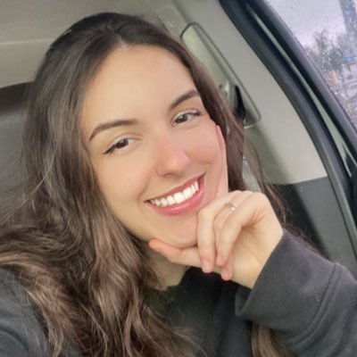 • Faço lives na Twitch e no YouTube a partir das 19h até de madrugada ✨
• Na maioria das vezes tô jogando um COD 💃🏻
• Top #1 campeã e MVP de Warzone do 🇧🇷