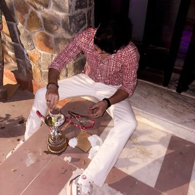 Local_Drake's profile picture. consider and treat me like I'm new to twitter