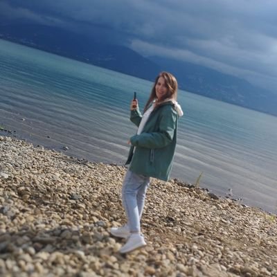 ElliiffAta's profile picture. 