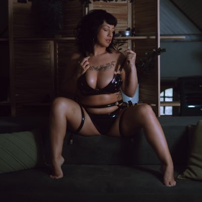 Film-style smut 🖤 🚫 No meets / no male collabs.