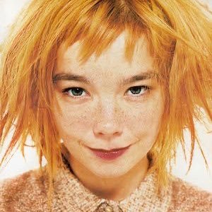 Excuse me but I just have to explode💥-the best poet aka Björk. Tomb Raider ,resident evil, Zelda and Bayonetta fan