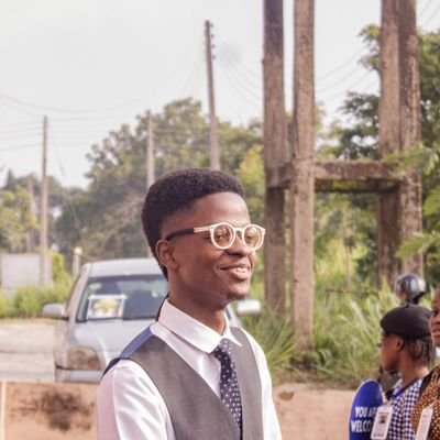 OAU 👨🏻🔬•Romans 10:9 •Chef 👨🍳•Four eyed 👓 •Bibliophile 📚 •♎️4th of October •Chelsea fan 💙 • Lover of Anime• 29 LETTERS LONG NAME #xOAU @_Gbotty