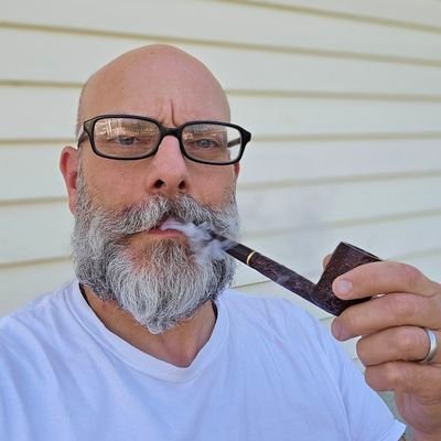 A simple Catholic gentleman who loves pipes and is enjoying the life God has given me.