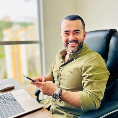Apasionado por los proyectos que transforman realidades | Emprendiendo siempre | Activo y listo, mi estado natural.