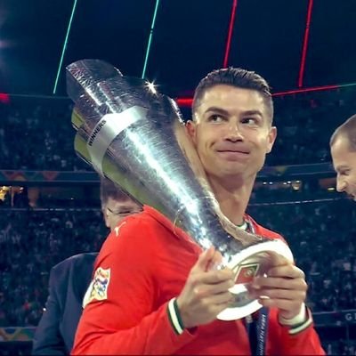 لَا یُکَلِّفُ اللہُ نَفْسًا اِلَّا وُسْعَہَاؕ ✨
🤍Cr7🫶 || Madrista