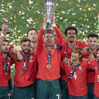#TeamOM @Cristiano 🐐@selecaoportugal @SQBB_Officiel @guendouprv
