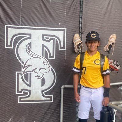 Crawford ISD C/O 29 SLOT/SS - Multi Sport Athlete 🏈🏀⚾️🏃🏾- Confident - Leader. Christian Athlete - PHIL 4:13 Athletic Director: @CoachRob4Realz