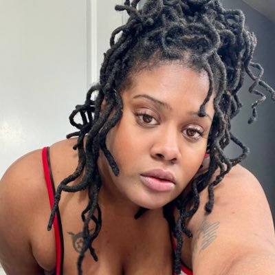 •Writer • UnVerified • Critic • Wᴏᴍᴀɴɪsᴛ • Nerd • Witch • Qᴜᴇᴇʀ • THEY/She • Author of #NatGeo’s GirlsCan! • You Wont Believe Your Eyes