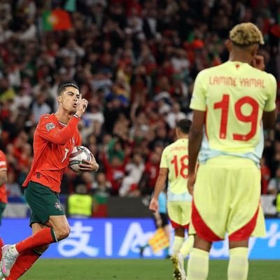 Mejor lateral de la historia de Portugal y del norte de África. Mourinhista hasta el morir. Madridista hasta el morir.