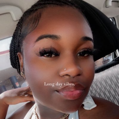 Som3tingSp3cial's profile picture. Enjoy your journey ✨🌻