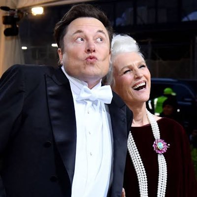 Mother of @Elonmusk thanks y’all for the love and support ❤️🇺🇸